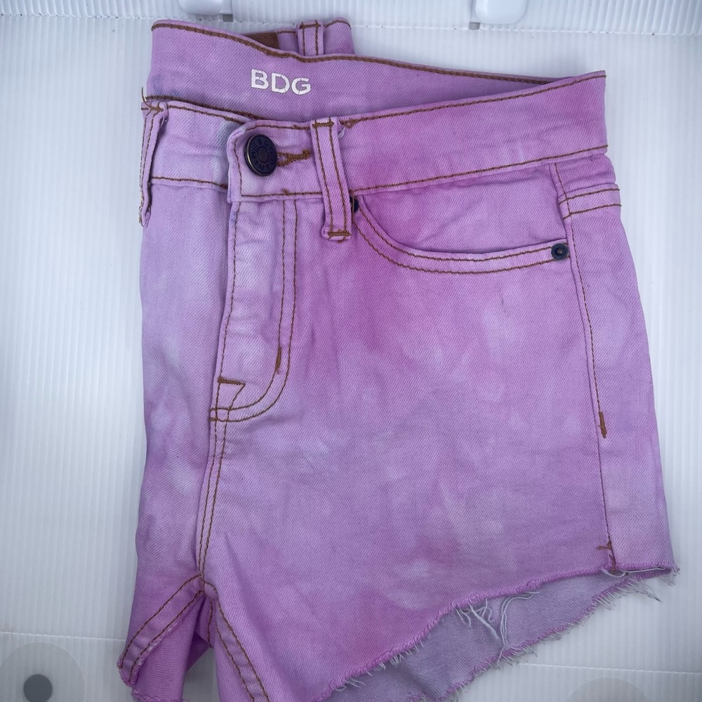 Urban outfitters up cycled pink denim, one-of-a-kind handmade shorts, size 26 - Picture 6 of 6